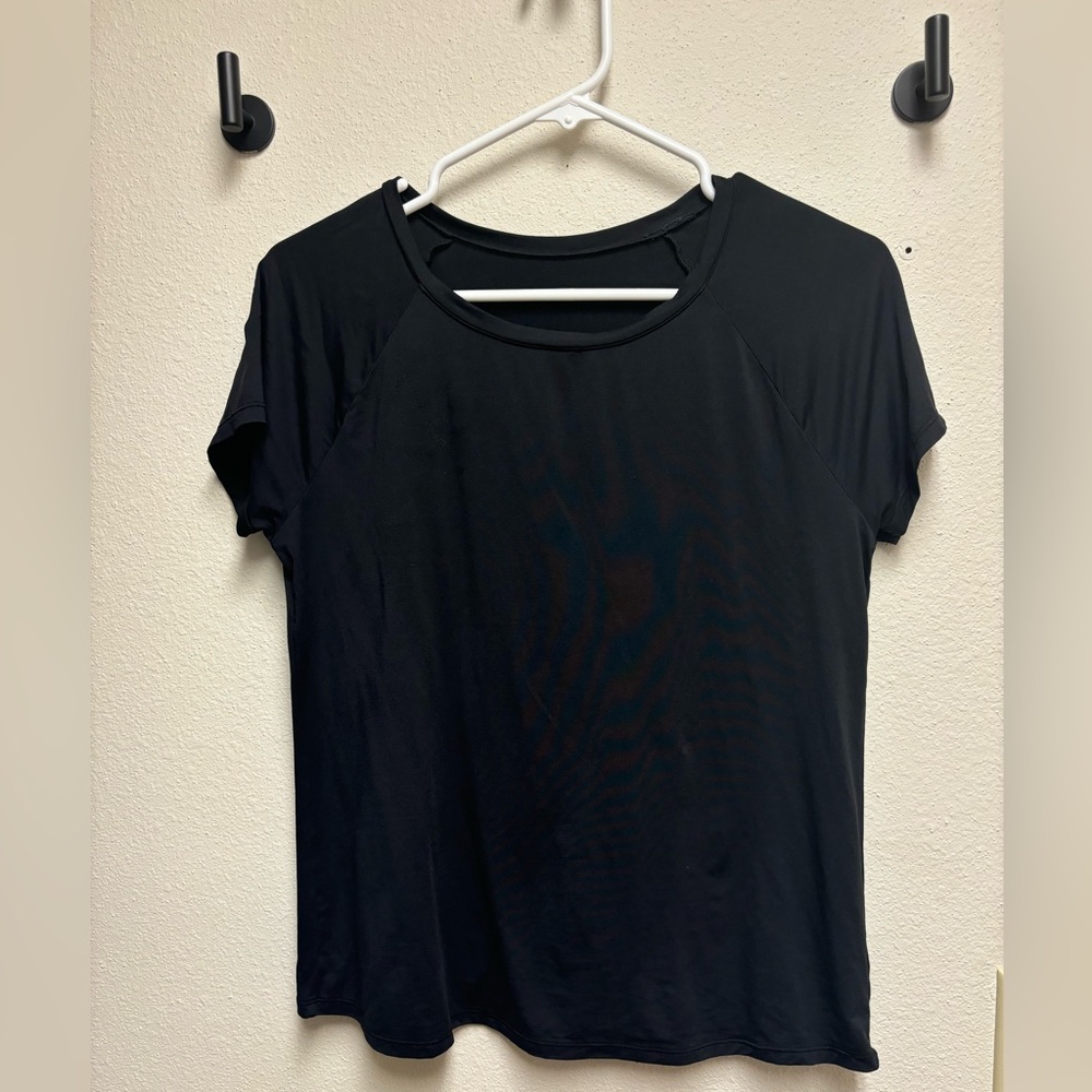 Alo yoga pulse short sleeve